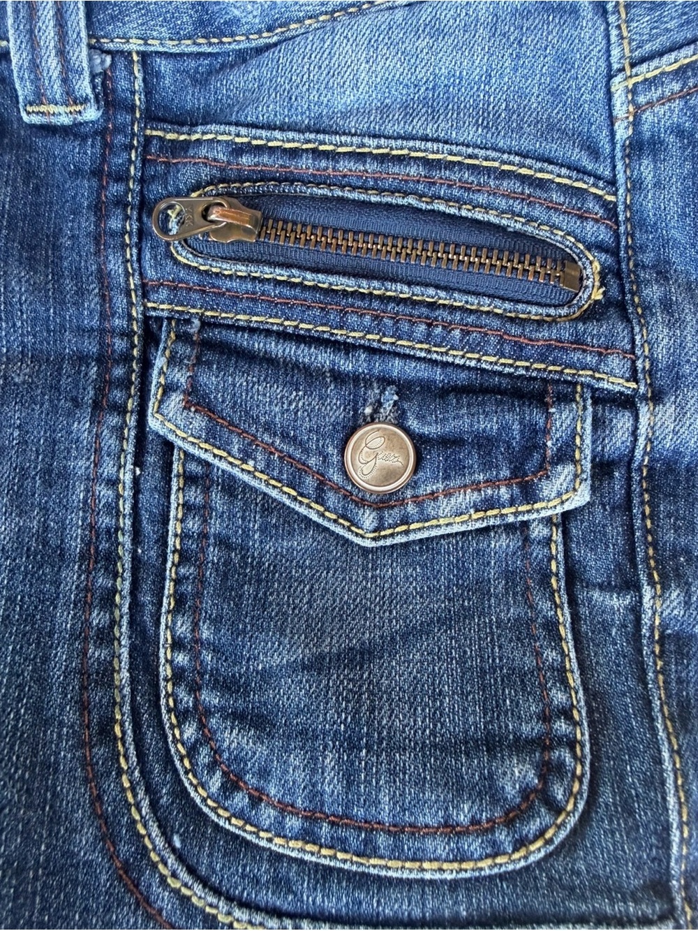 GUESS Premium Low Rise Straight Leg Y2K Jeans Size 26 Medium Wash Denim - Picture 10 of 10